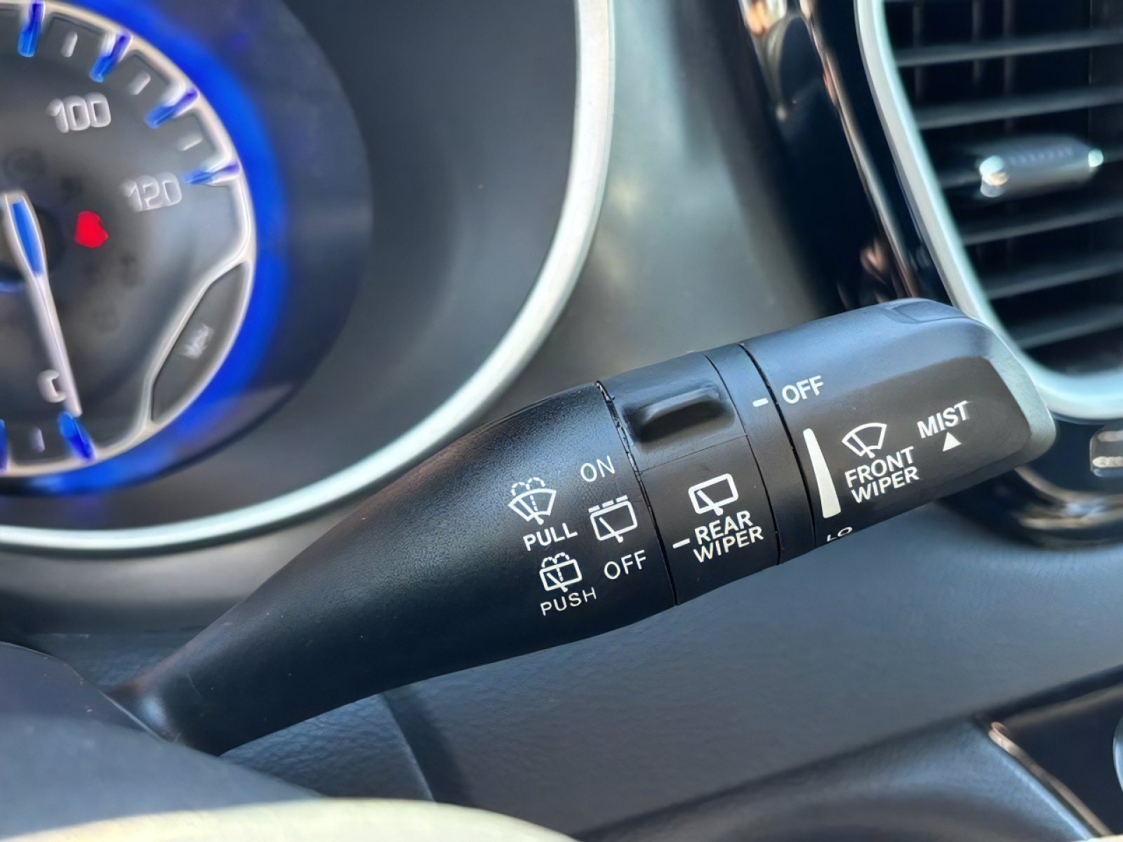 Used 2025 Chrysler Pacifica Select FWD image 23