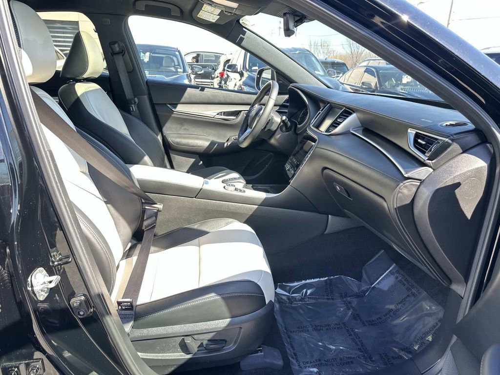 Certified 2025 INFINITI QX55 Luxe image 39
