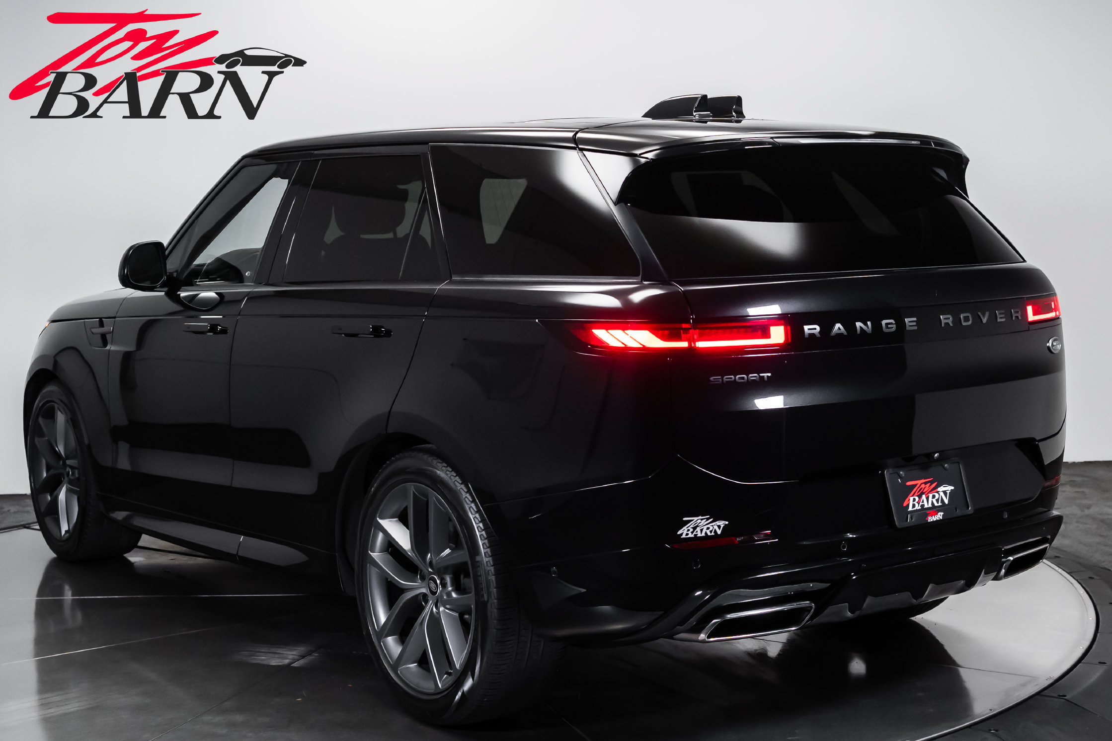 Used 2023 Land Rover Range Rover Sport SE Dynamic AWD/4WD image 3