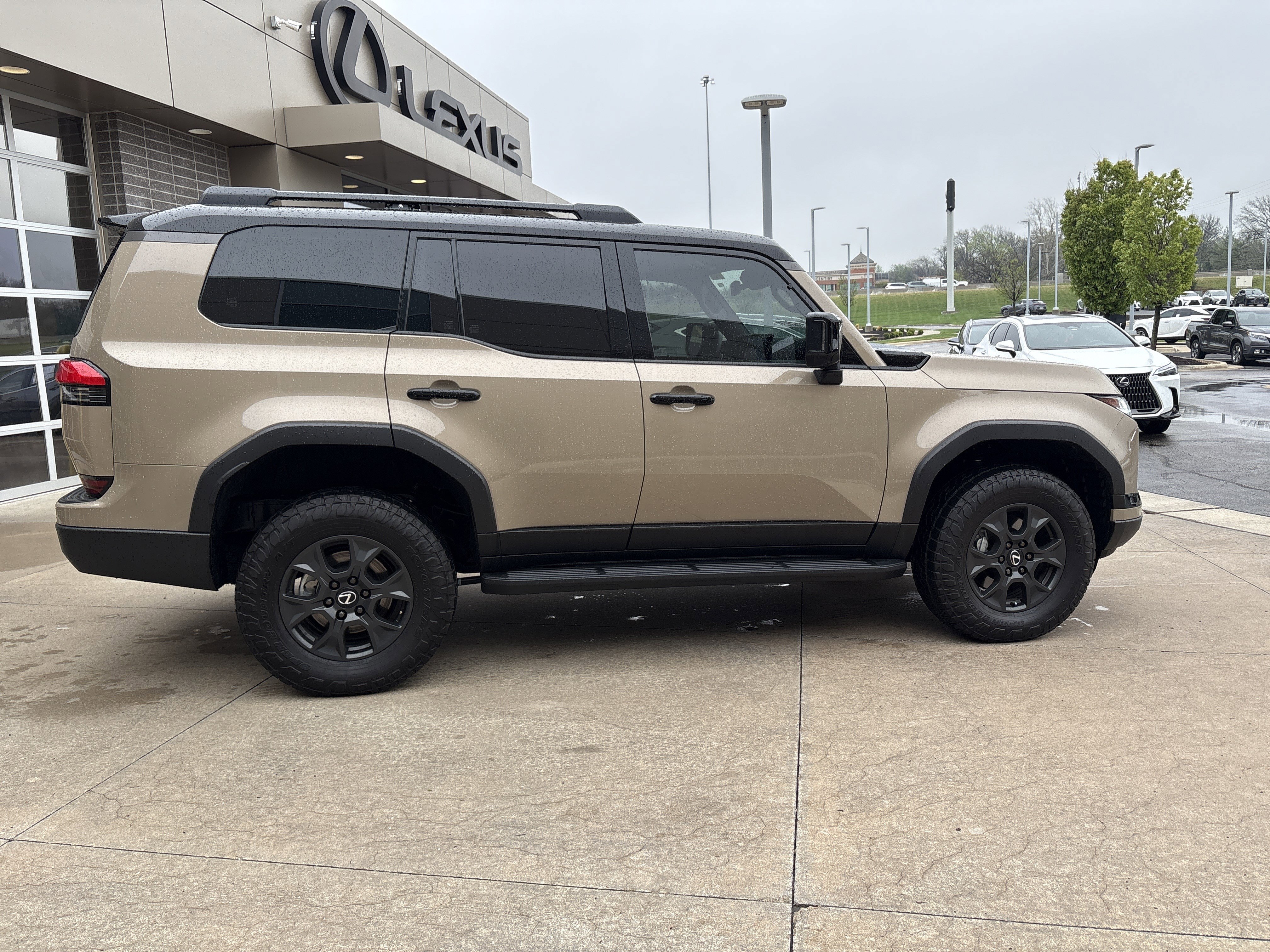 Used 2025 Lexus GX 550 image 11