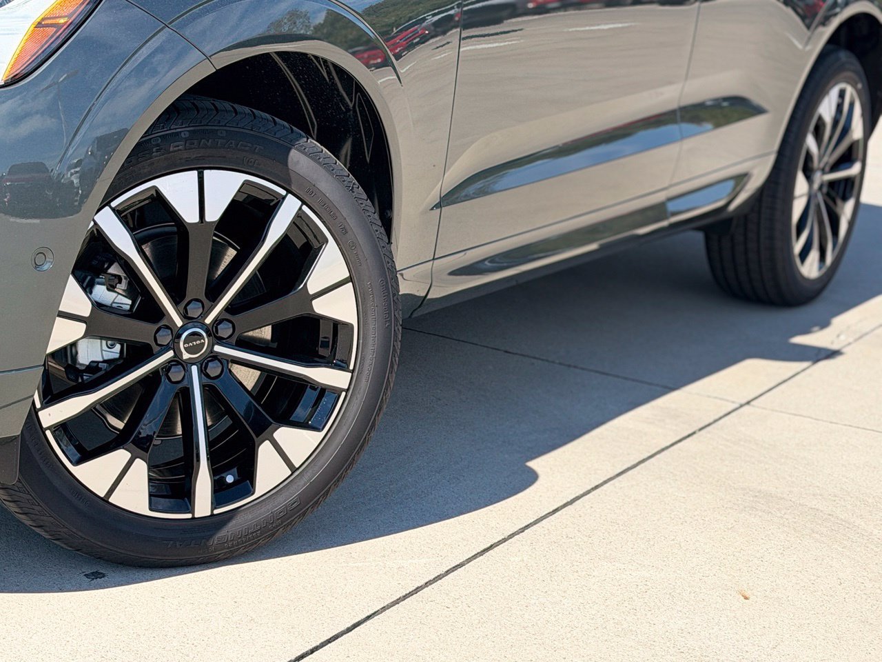 New 2027 Volvo XC60 B5 Plus AWD/4WD image 10