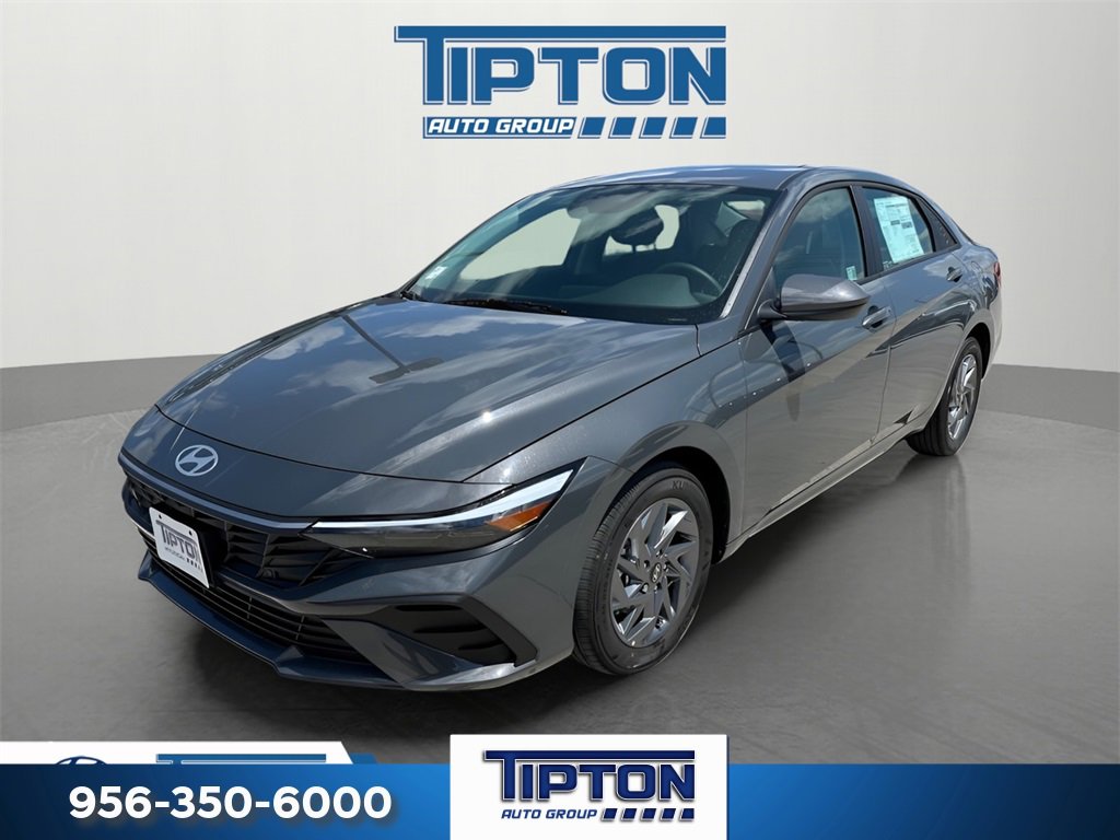 Used 2024 Hyundai Elantra Blue image 1
