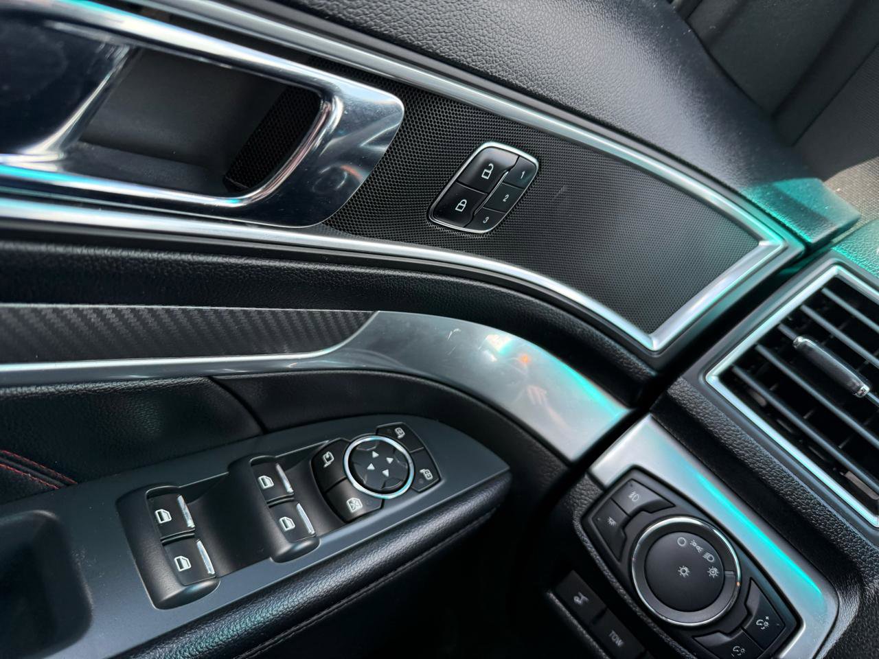 Used 2016 Ford Explorer Sport w/ Equipment Group 401A image 30