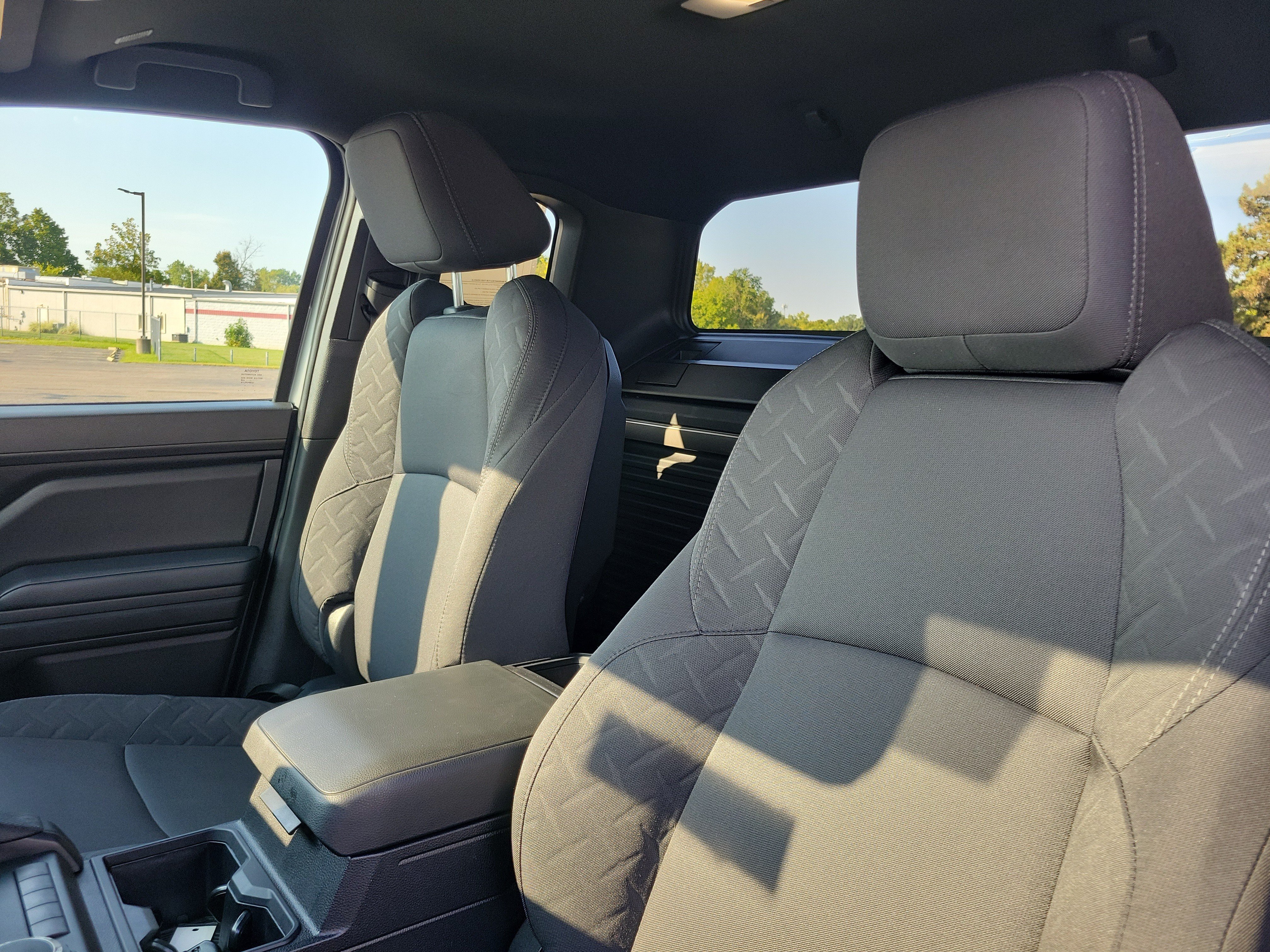 Used 2025 Toyota Tacoma SR AWD/4WD image 14