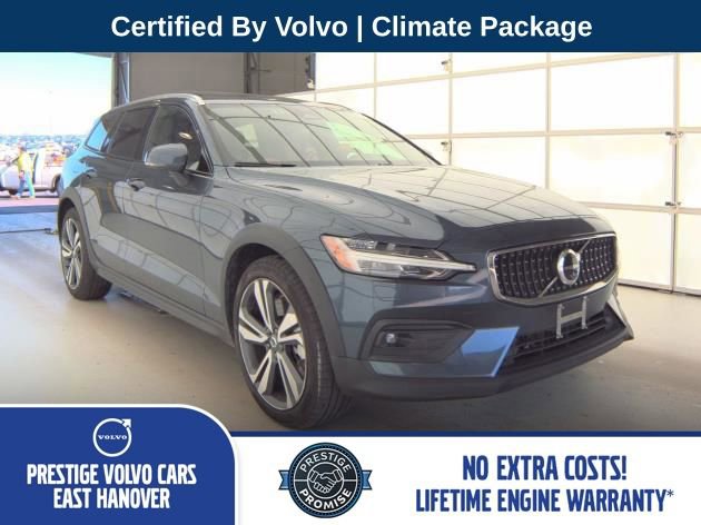 Used 2025 Volvo V60 B5 Cross Country Plus AWD/4WD image 1