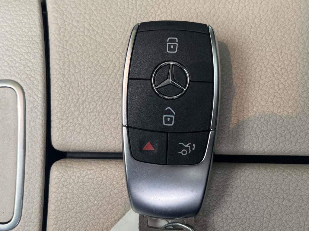Used 2023 Mercedes-Benz GLB 250 4MATIC image 4