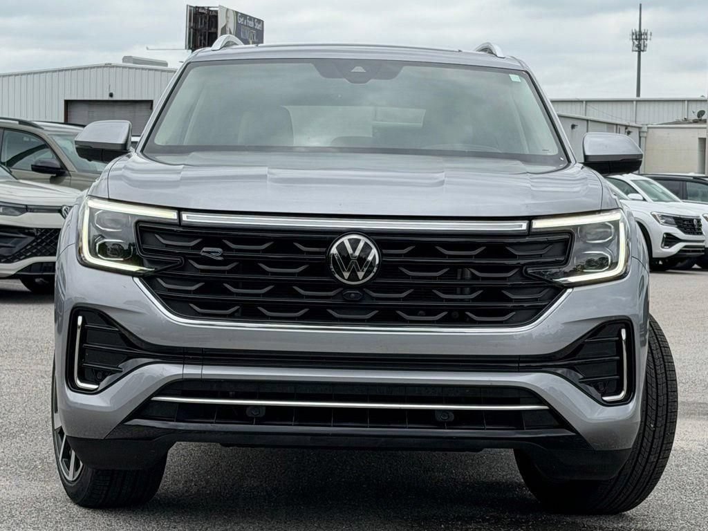 Used 2024 Volkswagen Atlas SEL Premium R-Line AWD/4WD image 2