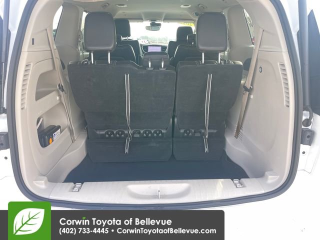 Used 2023 Chrysler Pacifica Touring-L image 29