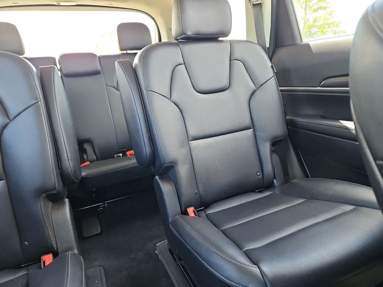 Used 2024 Kia Telluride S w/ S Sunroof Package FWD image 6