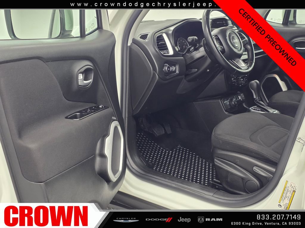 Certified 2020 Jeep Renegade Latitude w/ Cold Weather Group AWD/4WD image 27
