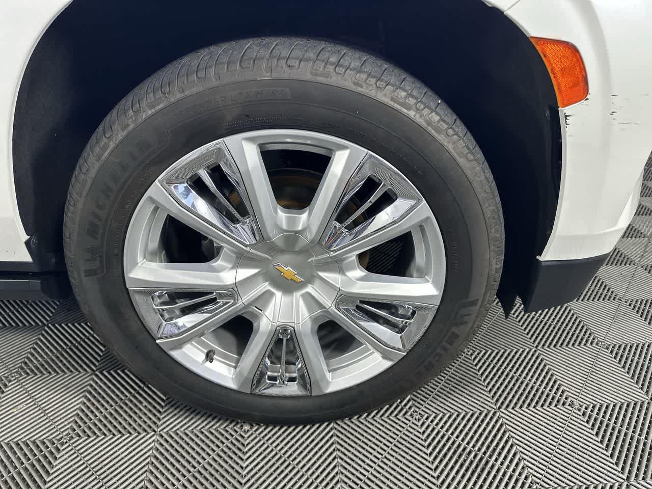 Used 2023 Chevrolet Tahoe High Country AWD/4WD image 10