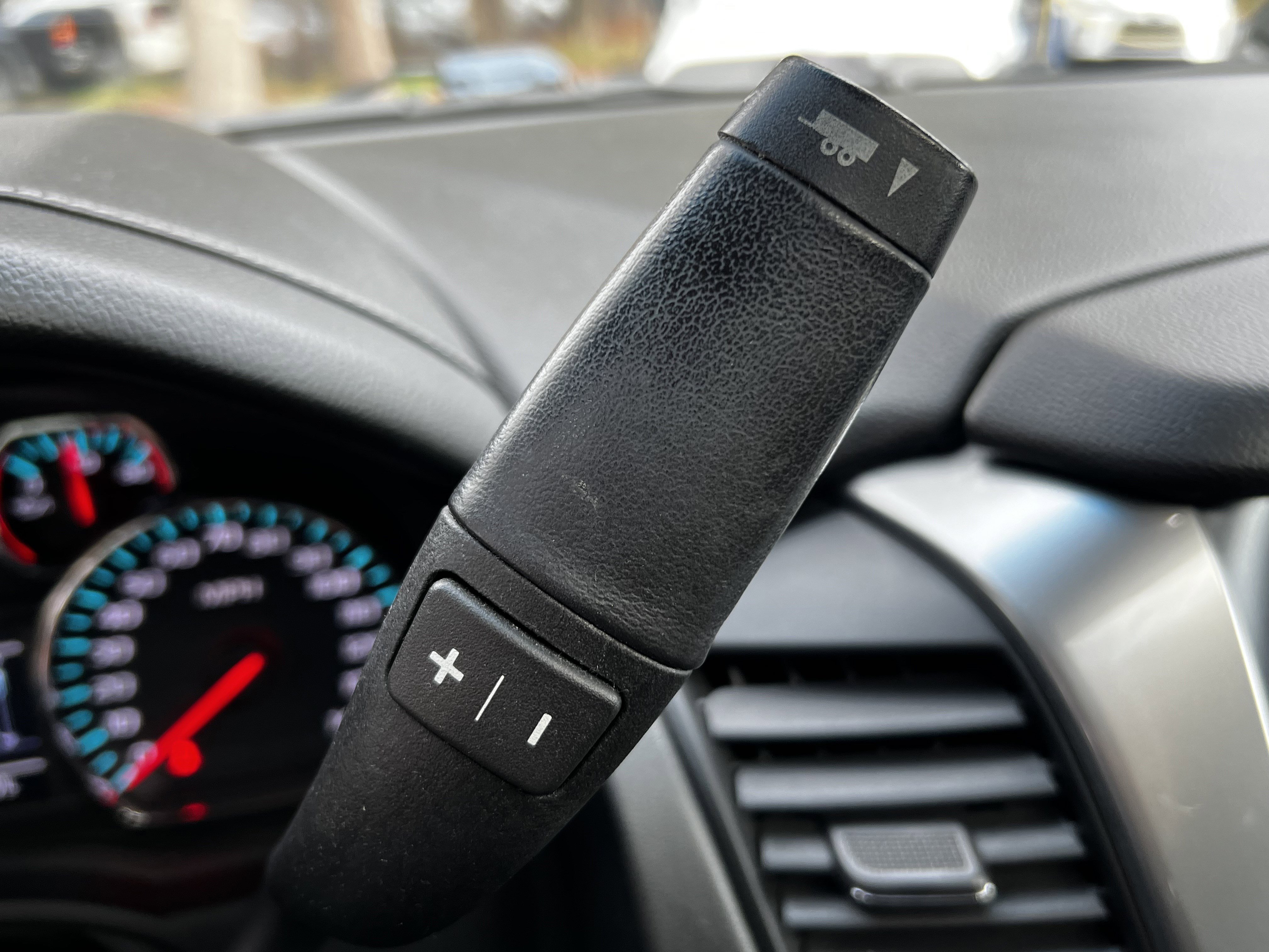 Used 2018 Chevrolet Suburban LT image 27