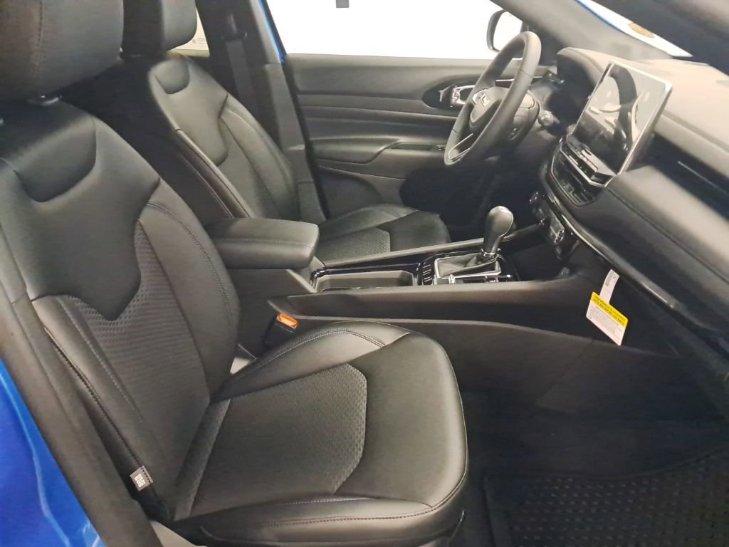 New 2026 Jeep Compass Latitude image 32