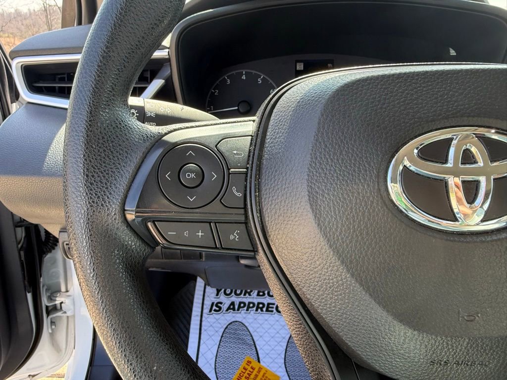 Used 2025 Toyota Corolla LE image 30