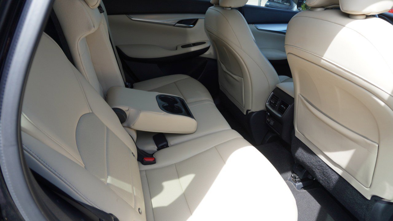 Used 2021 INFINITI QX50 Essential w/ Convenience Package image 9
