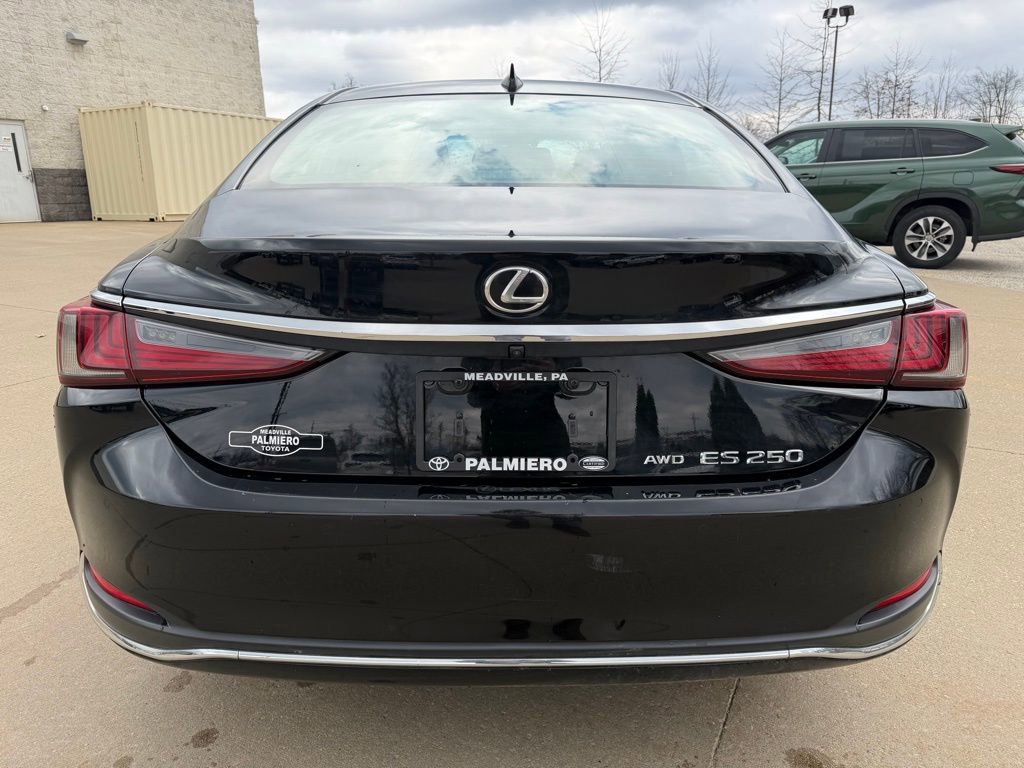 Used 2021 Lexus ES 250 w/ Premium Package image 4