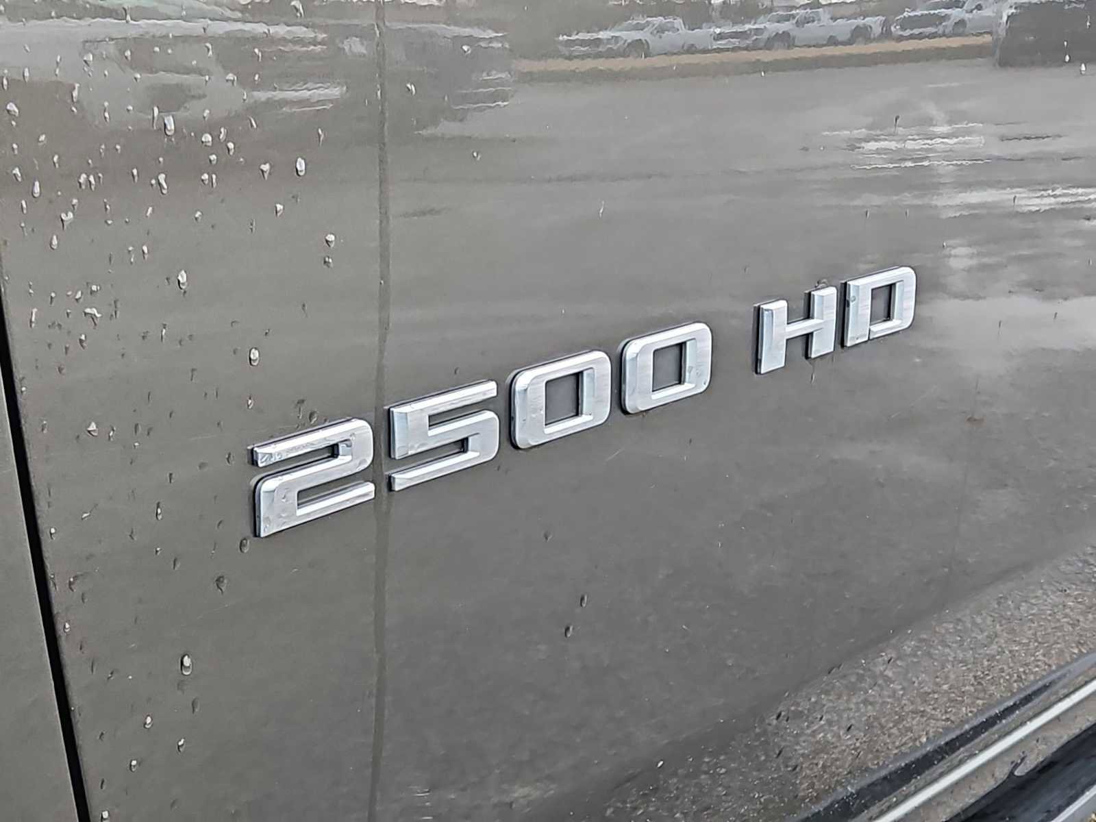 Used 2022 Chevrolet Silverado 2500 LTZ w/ LTZ Convenience Package image 13