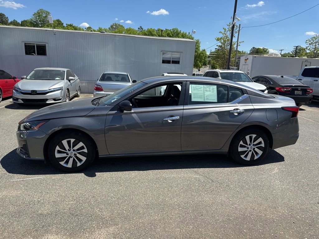 Used 2025 Nissan Altima 2.5 S image 4