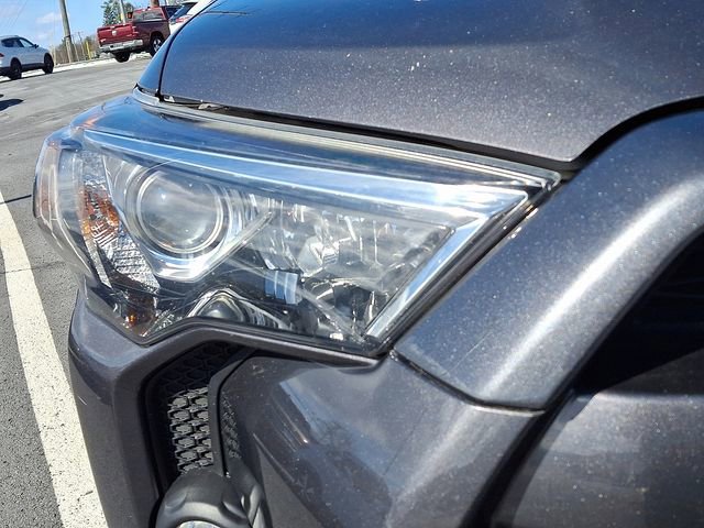 Used 2017 Toyota 4Runner SR5 Premium image 12