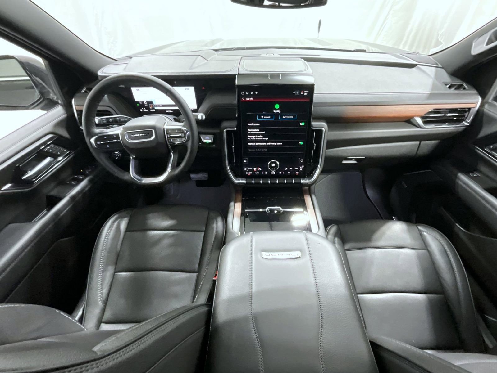 Used 2025 GMC Yukon XL Denali image 14