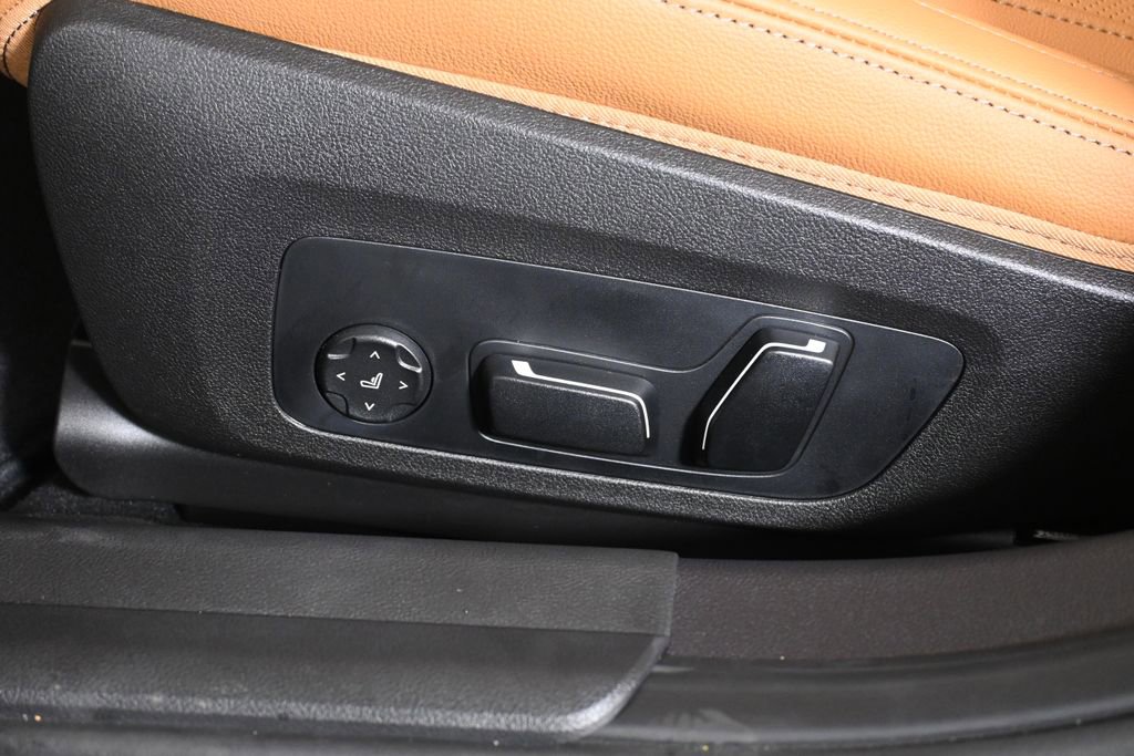 Used 2026 BMW 330i xDrive Sedan w/ M Sport Package image 28