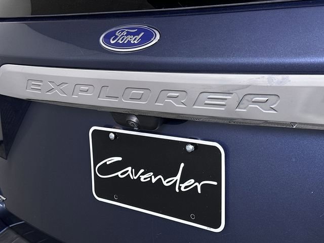 Used 2020 Ford Explorer XLT w/ Equipment Group 202A AWD/4WD image 32