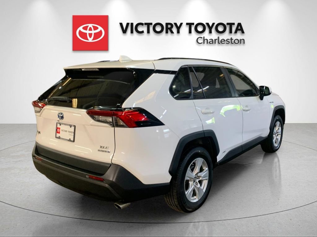 Used 2019 Toyota RAV4 XLE AWD/4WD image 7
