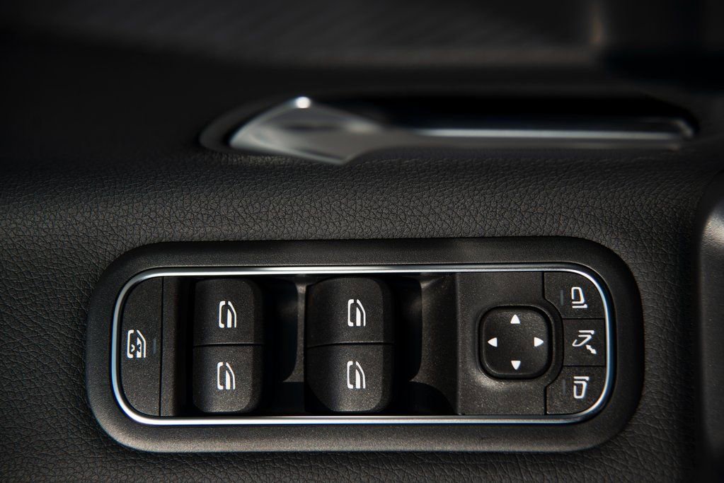 Certified 2025 Mercedes-Benz CLA 250 4MATIC image 19