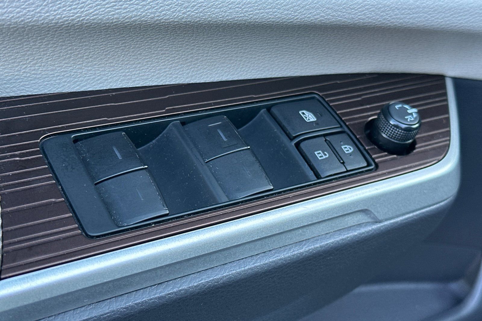 Used 2022 Toyota Sienna XLE image 14