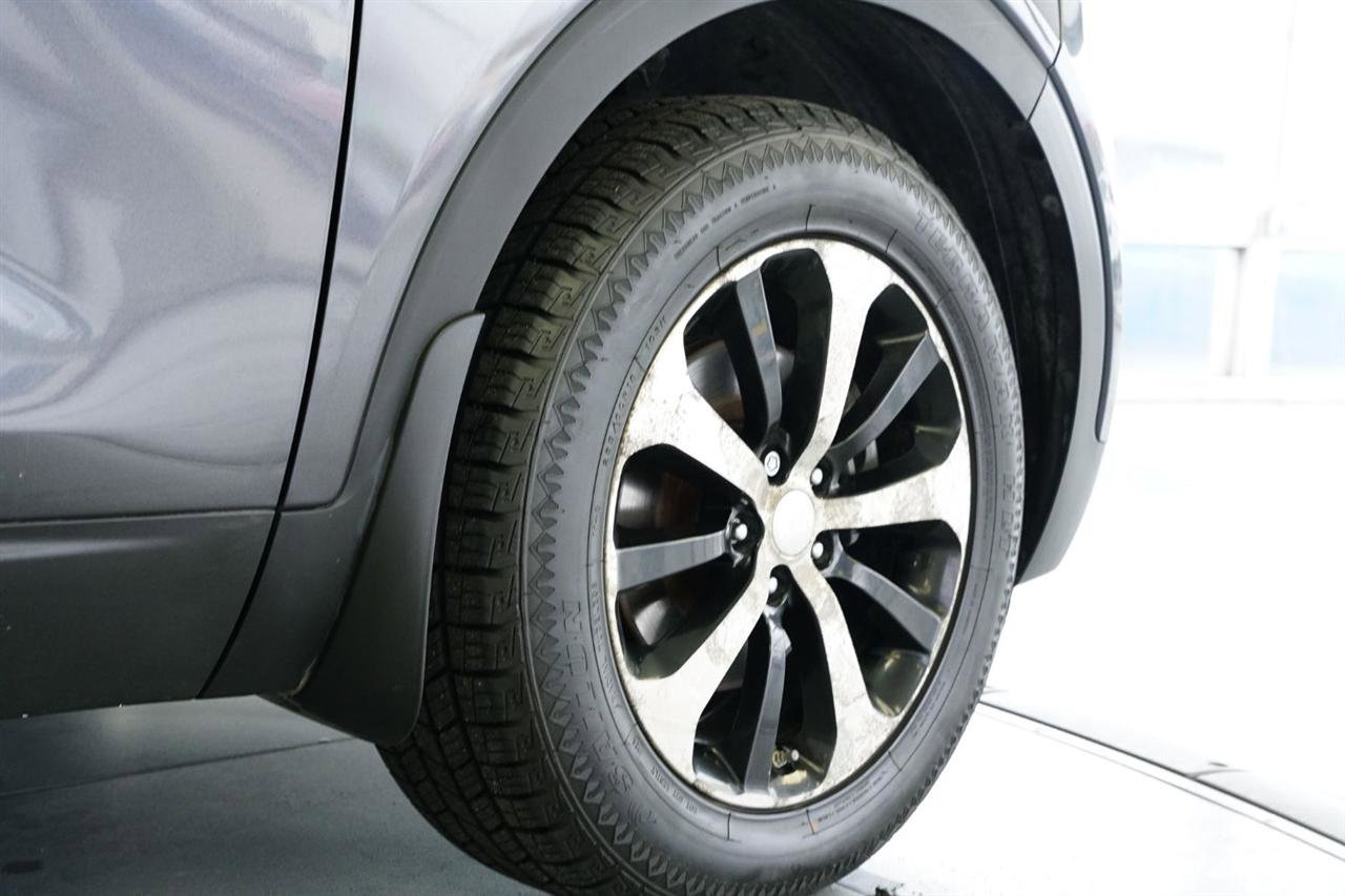 Used 2017 Kia Sorento EX image 8