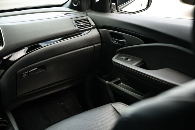 Used 2022 Honda Pilot Black Edition image 30