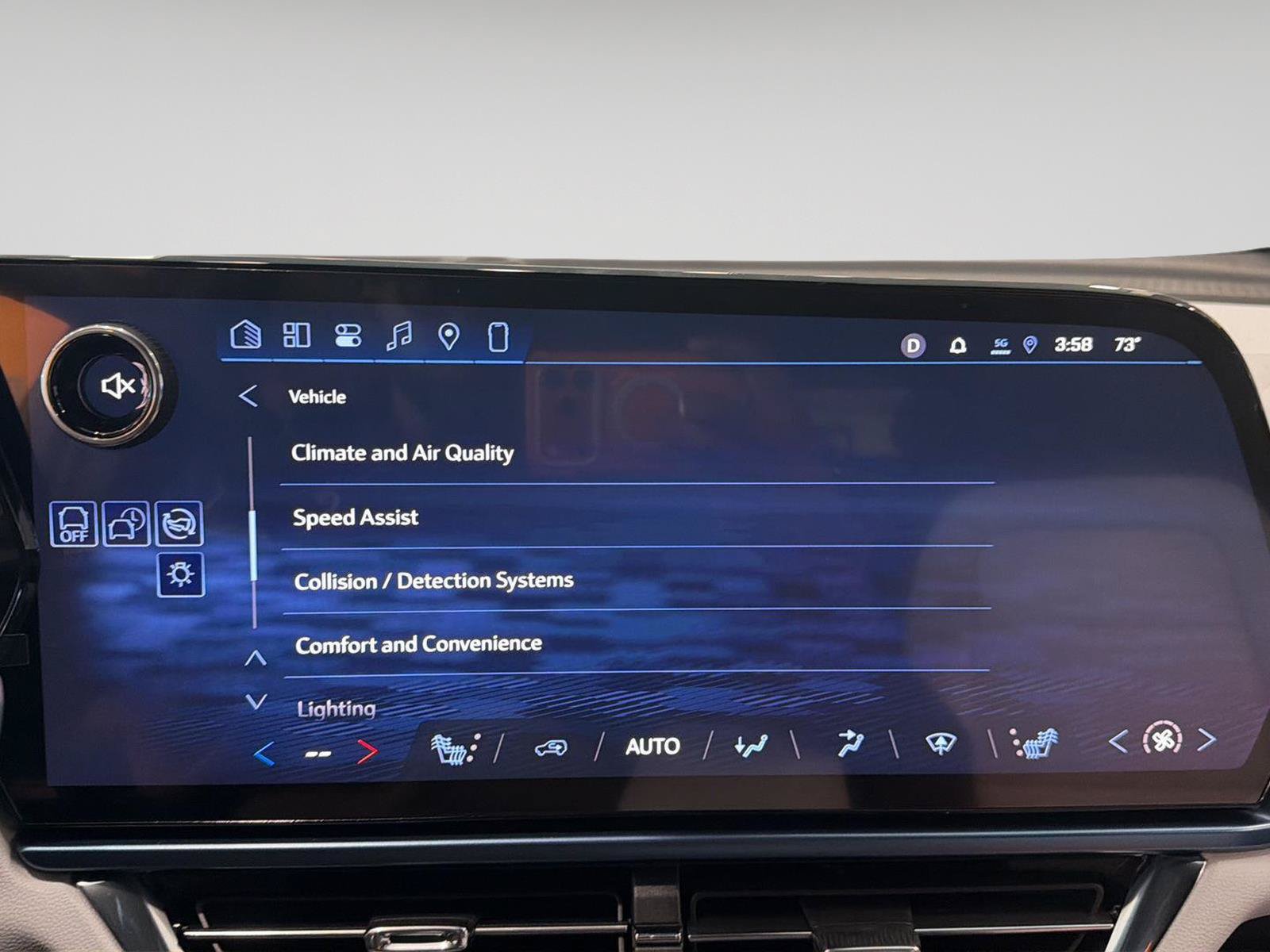 New 2026 Chevrolet Equinox EV LT FWD image 23