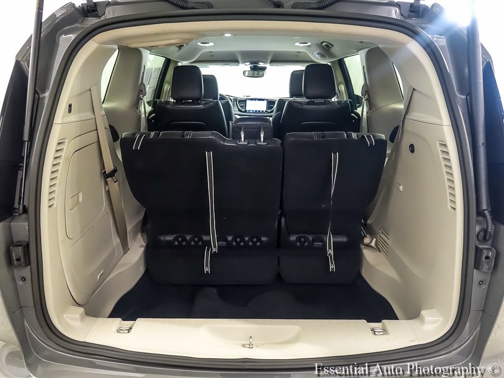Used 2022 Chrysler Pacifica Touring-L FWD image 21