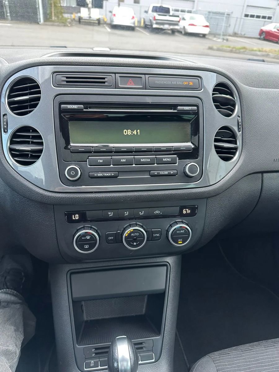 Used 2013 Volkswagen Tiguan S image 13