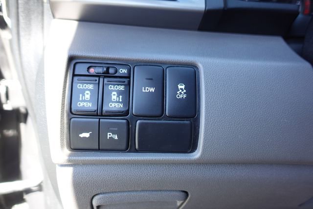 Used 2016 Honda Odyssey Touring Elite image 17