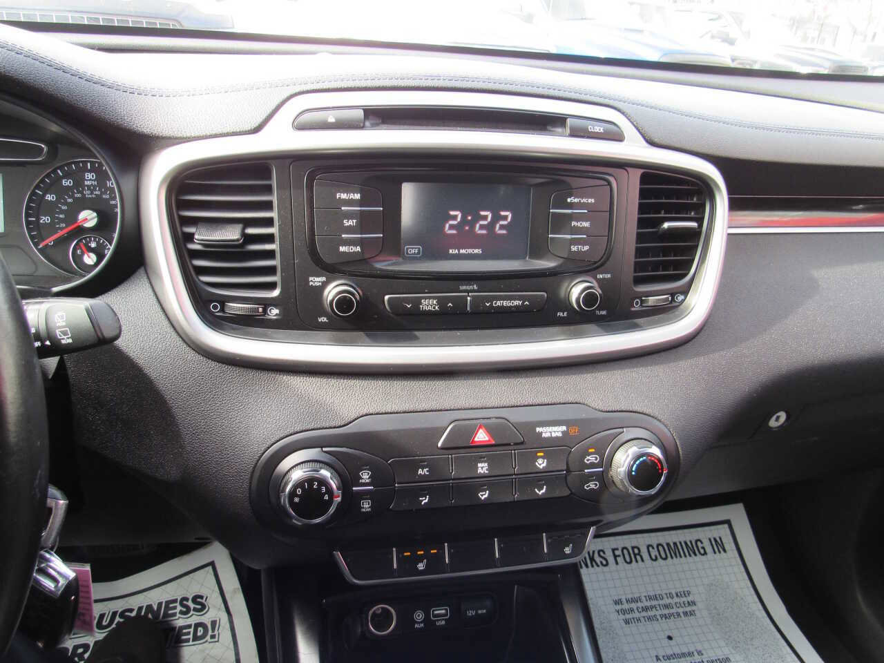 Used 2016 Kia Sorento LX w/ LX Convenience Package image 16