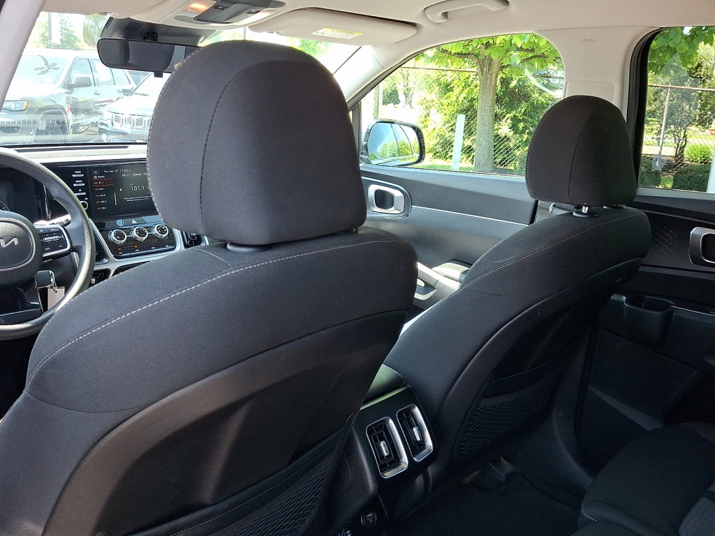 Used 2022 Kia Sorento LX FWD image 21