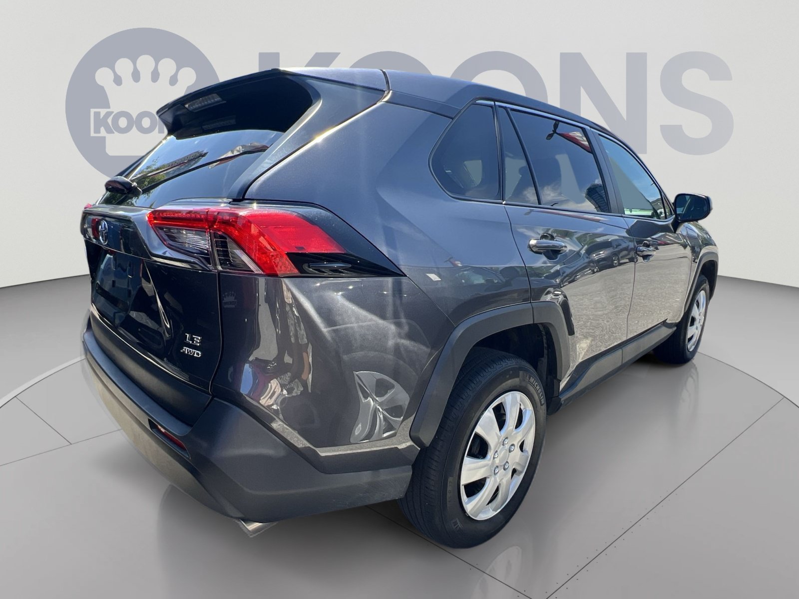 Used 2025 Toyota RAV4 LE AWD/4WD image 4