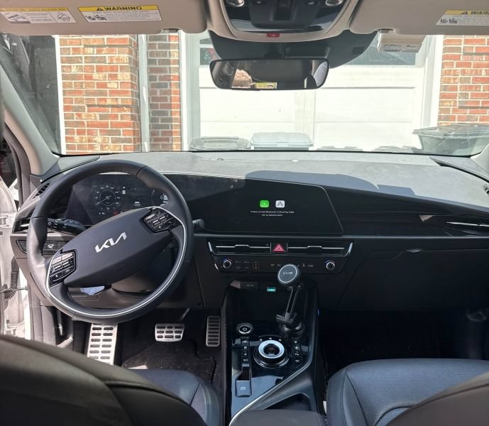 Certified 2023 Kia Niro Wave FWD image 9
