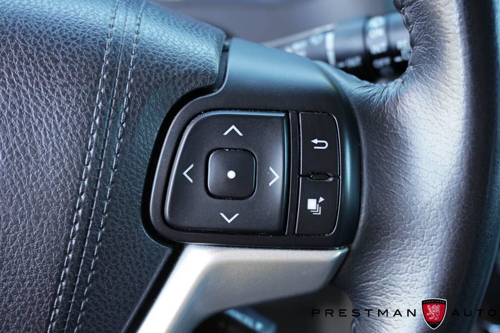 Used 2015 Toyota Sienna XLE w/ XLE Navigation Package AWD/4WD image 15