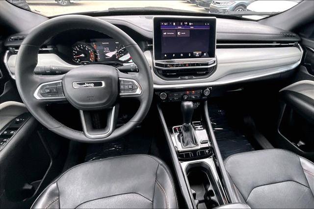 Used 2023 Jeep Compass Limited AWD/4WD image 3