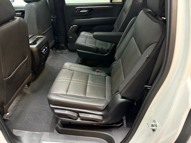 Used 2025 Chevrolet Suburban High Country w/ Sun And Tow Package image 30