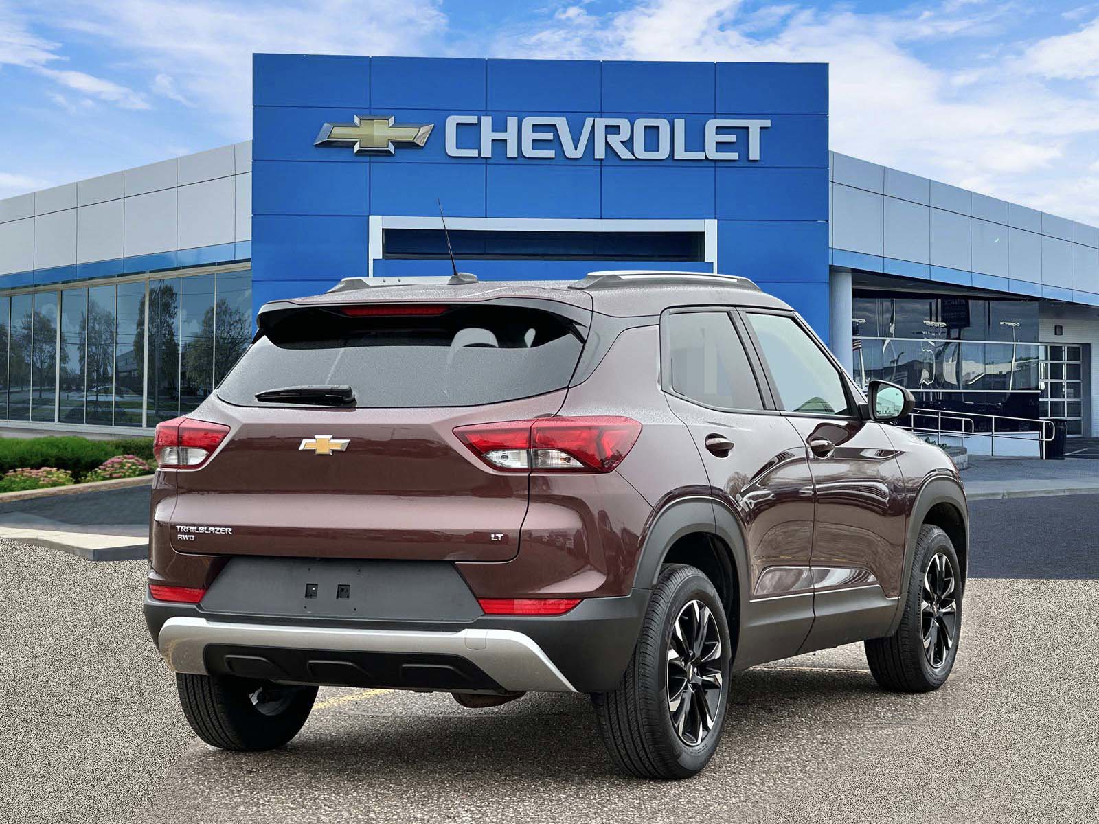 Certified 2023 Chevrolet TrailBlazer LT w/ Convenience Package AWD/4WD image 4