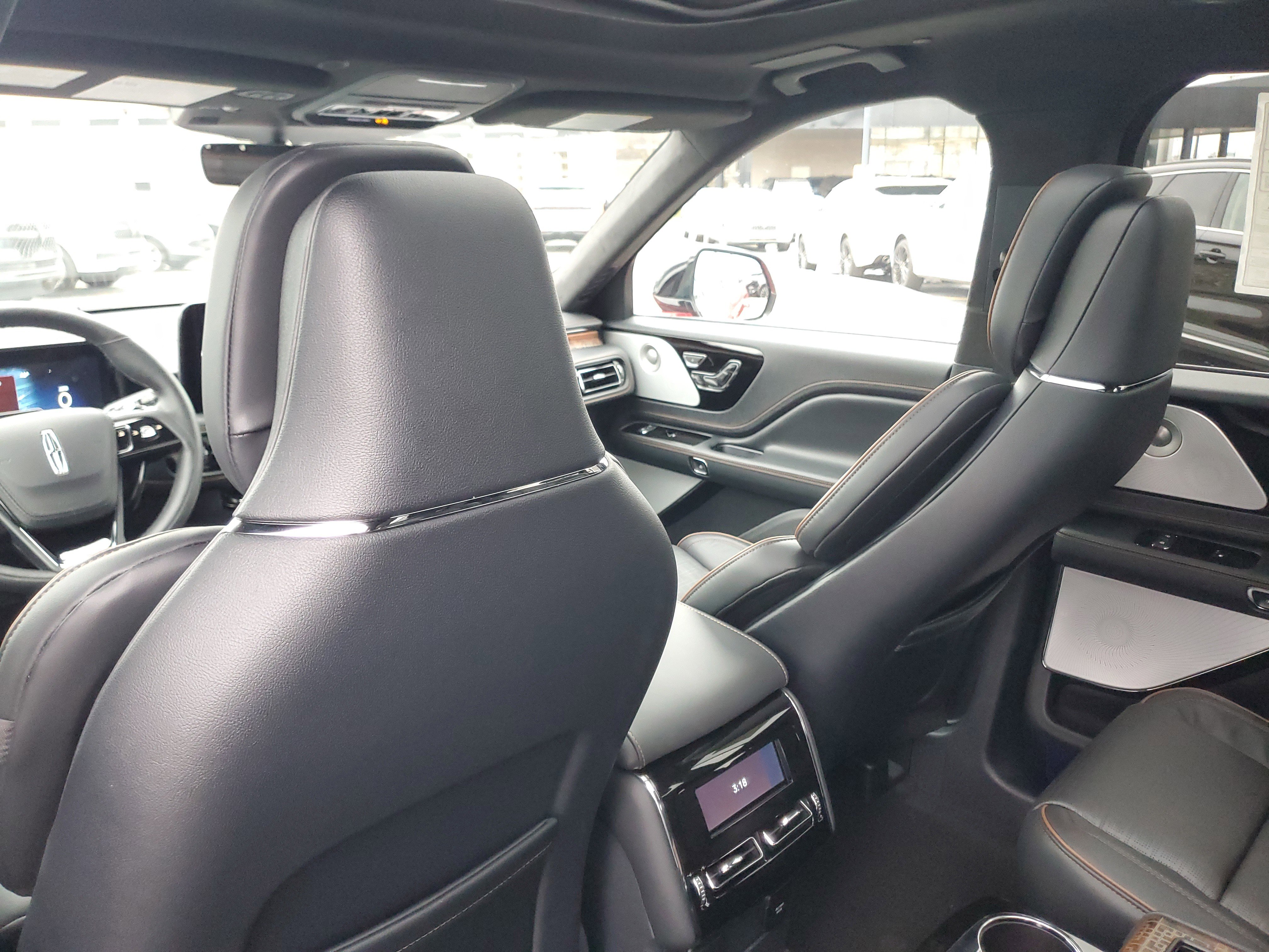 New 2026 Lincoln Aviator Black Label w/ Dynamic Handling Package image 25