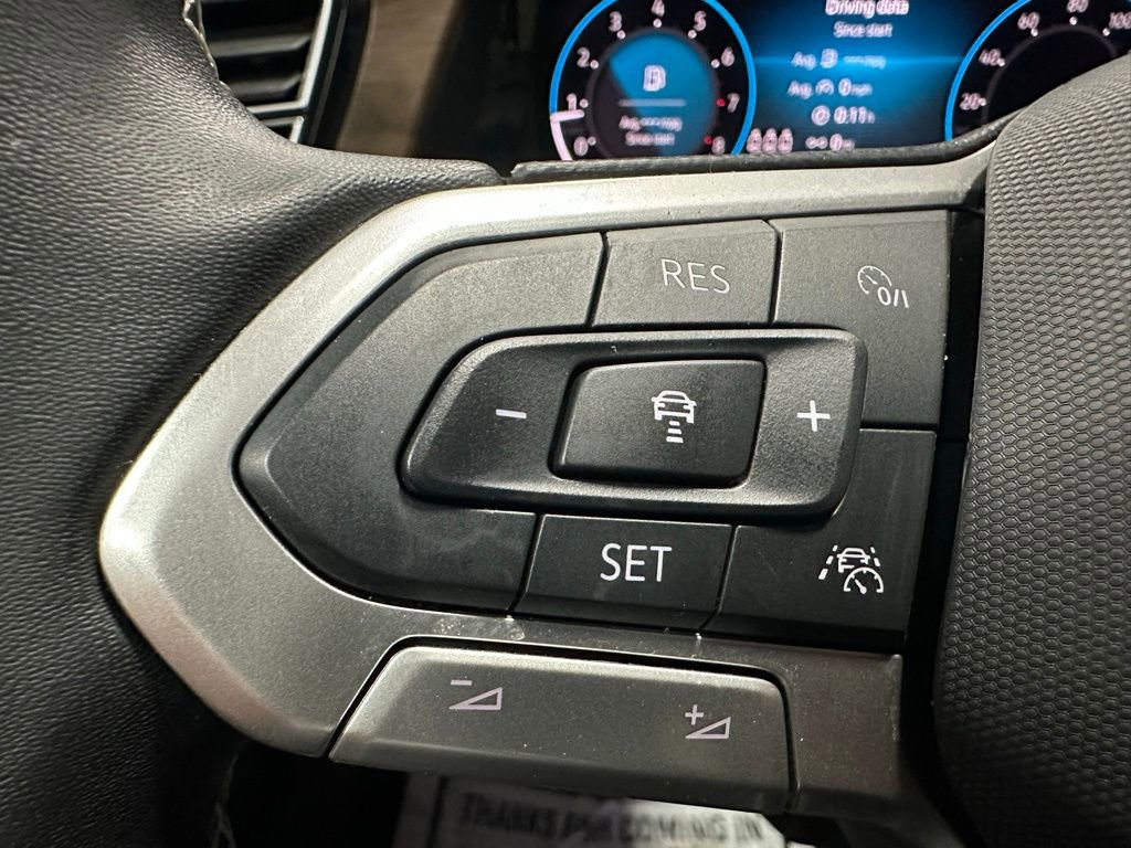 Used 2025 Volkswagen Atlas SE AWD/4WD image 19