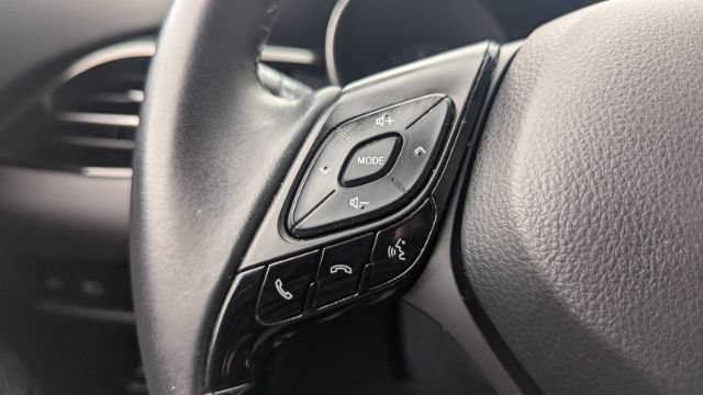 Used 2018 Toyota C-HR XLE FWD image 24