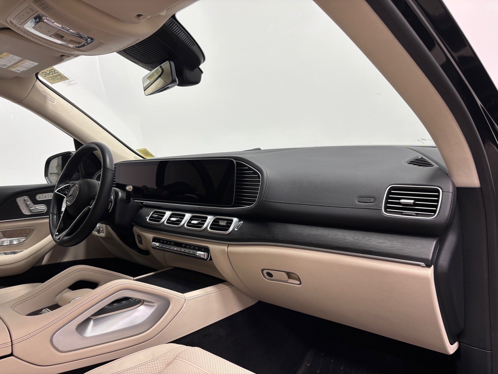 Used 2024 Mercedes-Benz GLS 450 4MATIC image 27