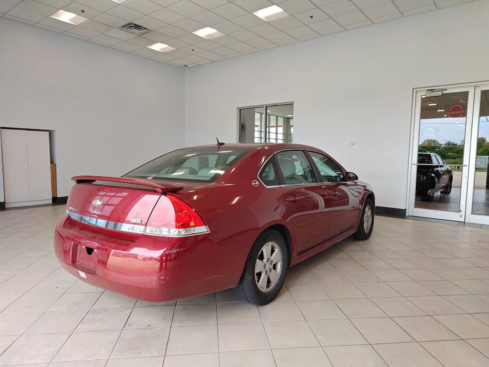 Used 2009 Chevrolet Impala LT w/ Luxury Edition Package FWD image 3