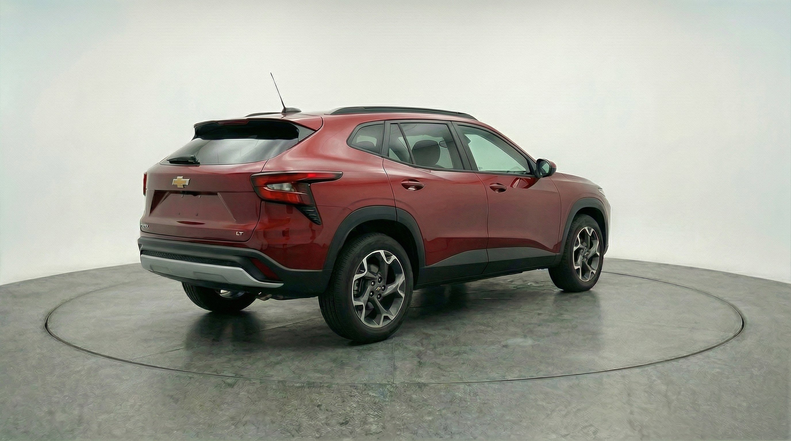 Used 2025 Chevrolet Trax LT FWD image 9