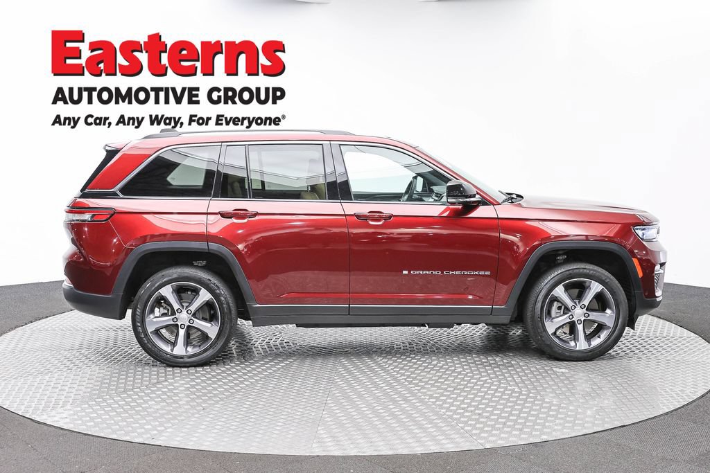 Used 2023 Jeep Grand Cherokee 4WD 4xe w/ Luxury Tech Group II image 4